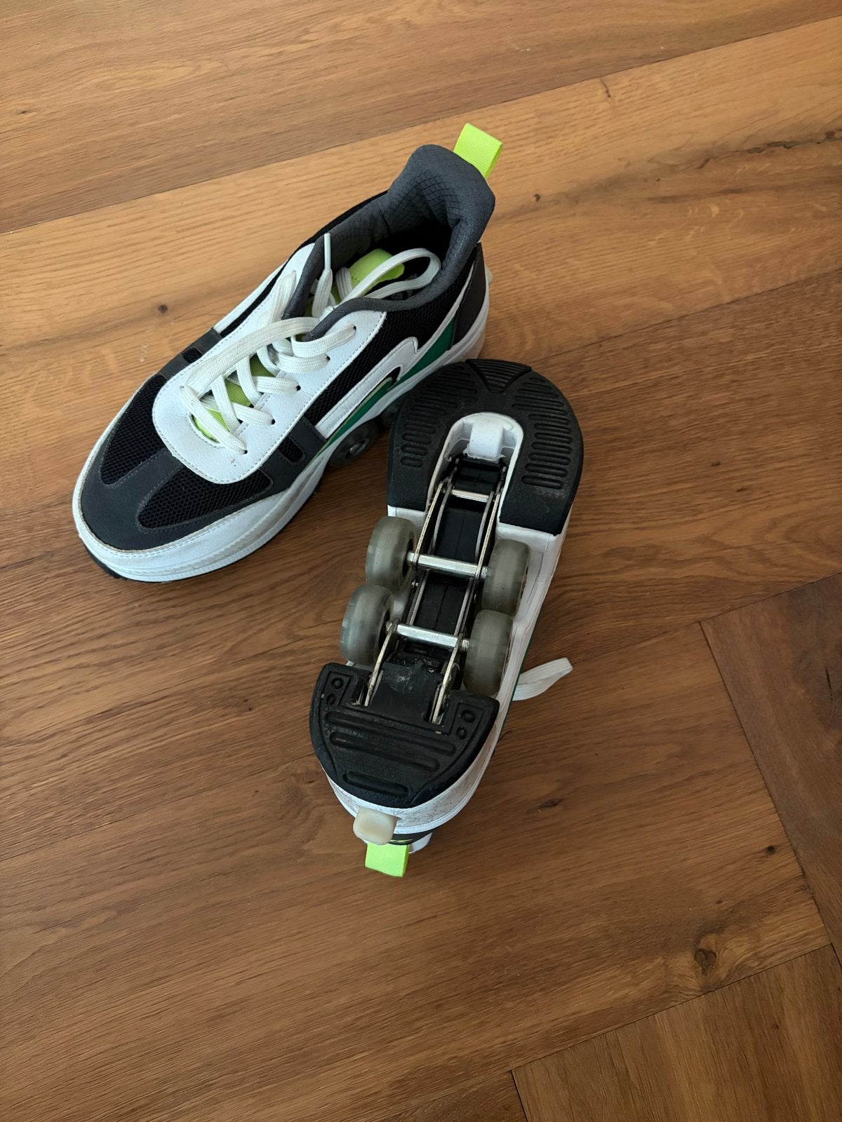 Schoenen met uitklapbare wieltjes - Maat 38, Ophalen of Verzenden, Gebruikt, Overige typen