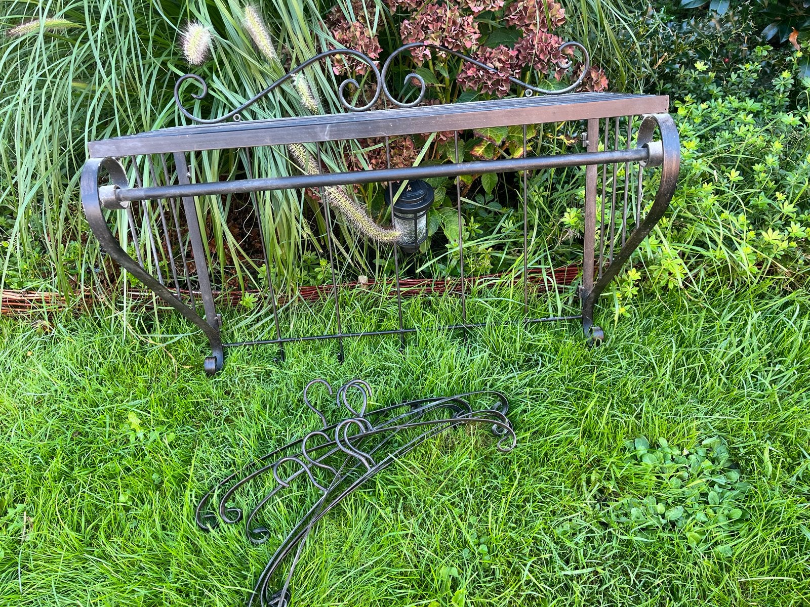 Metalen wandkapstok met 5 bijpassende kleerhangers, Ophalen, Gebruikt, Metaal, Wandkapstok