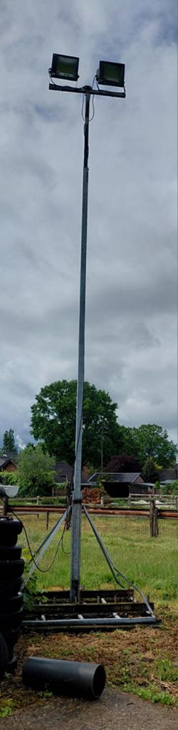 Lichtmast 6-12 meter hoog op stelcon betonplaat, Ophalen, 500 watt of meer