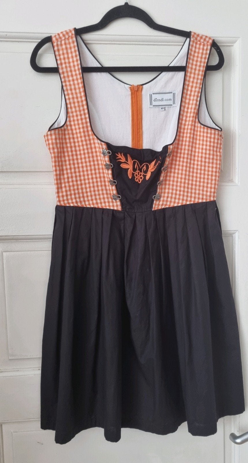 zwart oranje dirndl maat 40 oktoberfeest trachten, Maat 38/40 (M), Ophalen of Verzenden, Kleding, Overige thema's