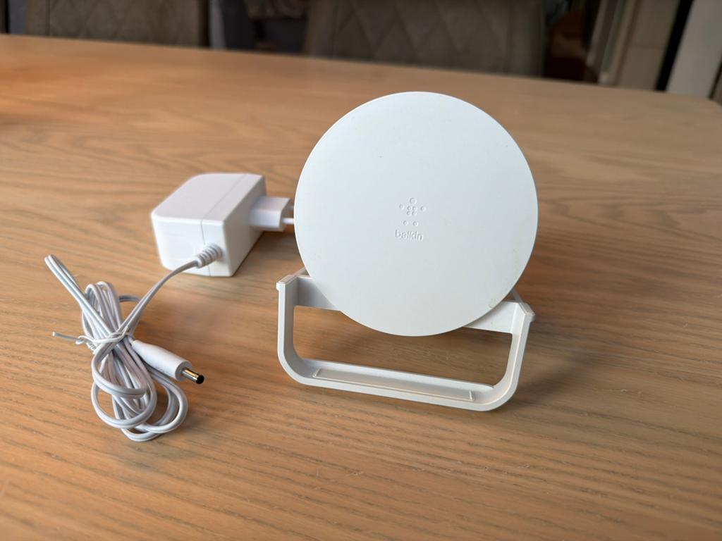 Belkin Boost Charge 10W Oplaadstandaard met Bluetooth Speake, Overige merken, Overige typen, Ophalen of Verzenden, Zo goed als nieuw