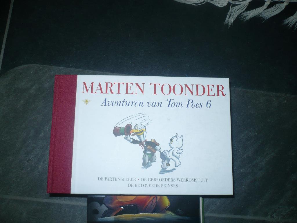 4 strip ,een oblong en ,een pocket van tom poes, Meerdere stripboeken, Ophalen of Verzenden, Gelezen, Marten Toonder