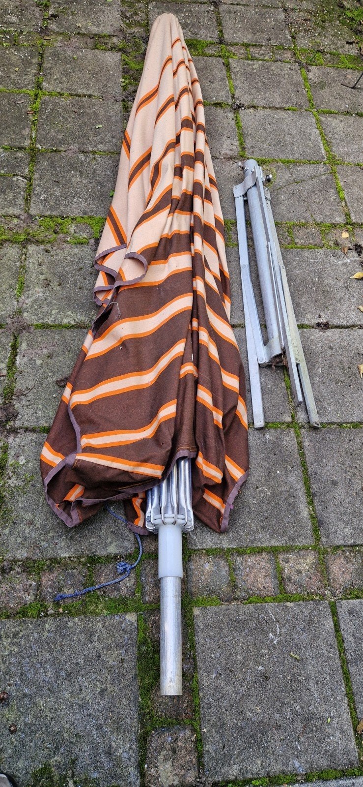 Grote parasol met standaard - Oranje/bruin gestreept, Tuin en Terras, Ophalen, Gebruikt, 2 tot 3 meter, Stokparasol