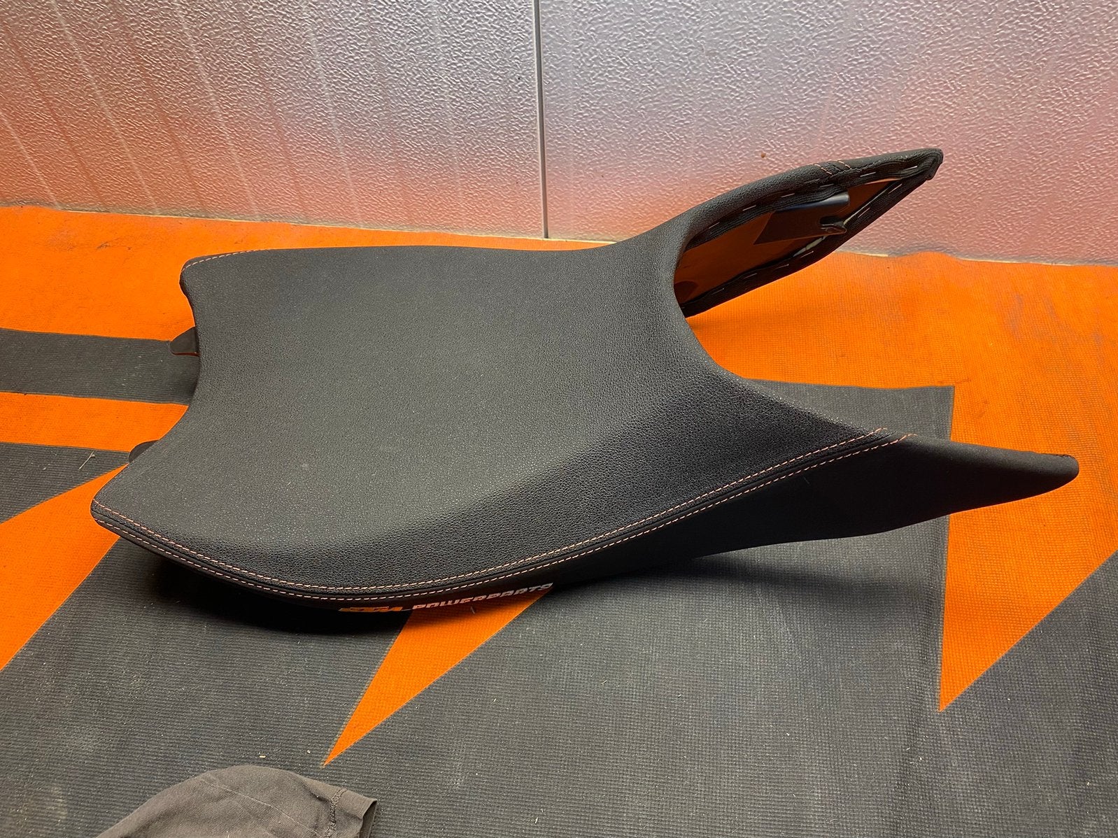 Ktm 1290 superduke r powerparts seat, Ophalen of Verzenden, Zo goed als nieuw