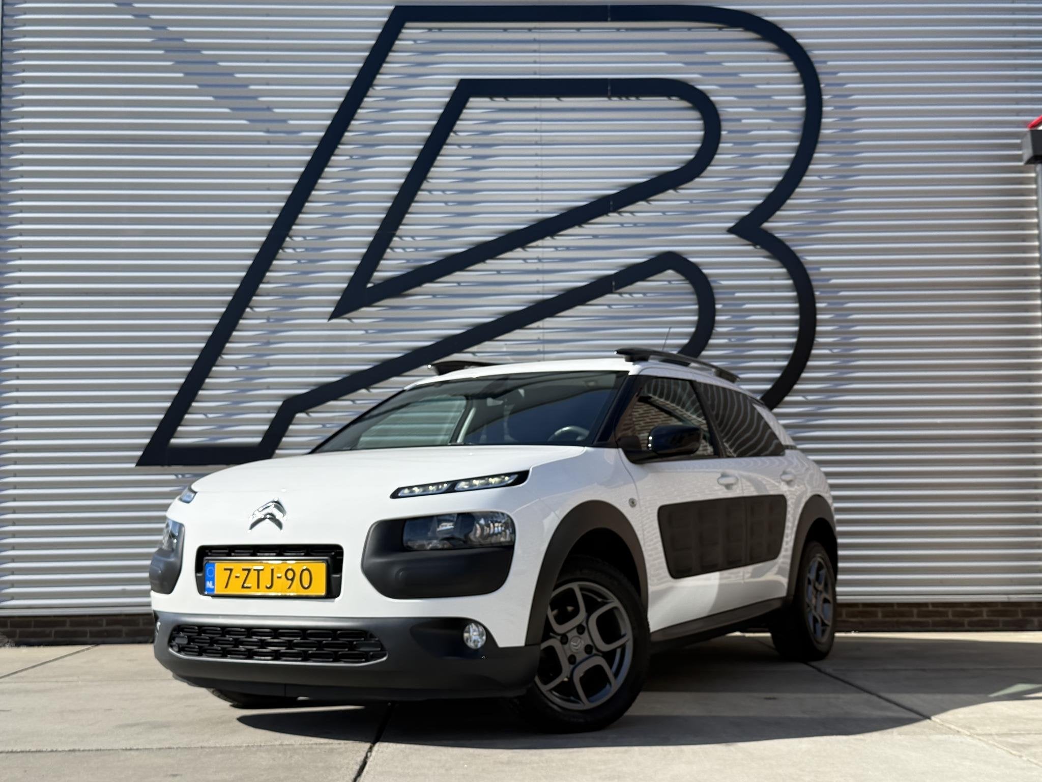 Citroen C4 Cactus 1.2 VTi Shine 2e Eigenaar|Navi|Camera|Clim, Voorwielaandrijving, Euro 5, Stof, Gebruikt