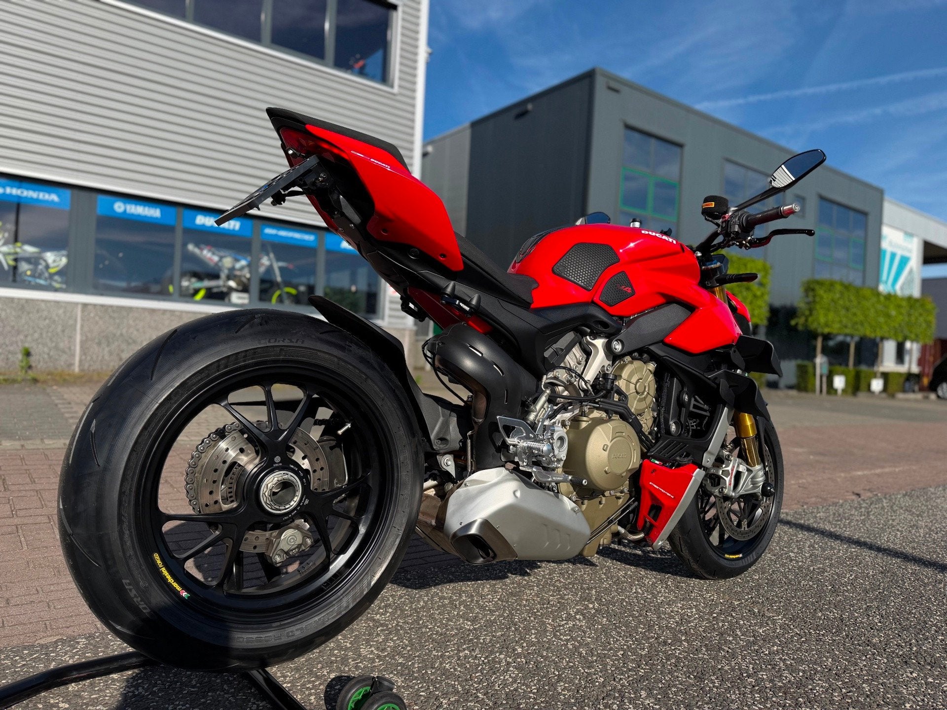 Ducati Streetfighter V4 S Desmo TOPSTAAT! Garantie mog, Via Antonio Cavalieri Ducati 3
40132  Bologna, IT, Bedrijf, Meer dan 35 kW