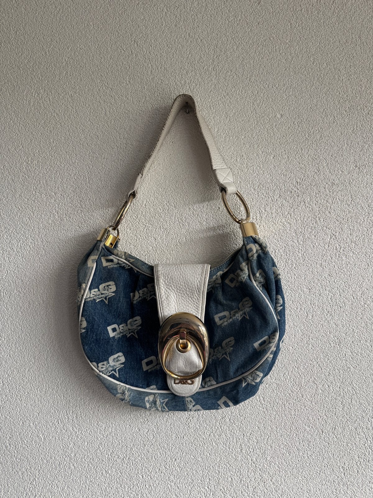 Vintage Dolce & Gabanna denim schoudertas met monogram print, Gebruikt, Blauw, Schoudertasje, Ophalen of Verzenden