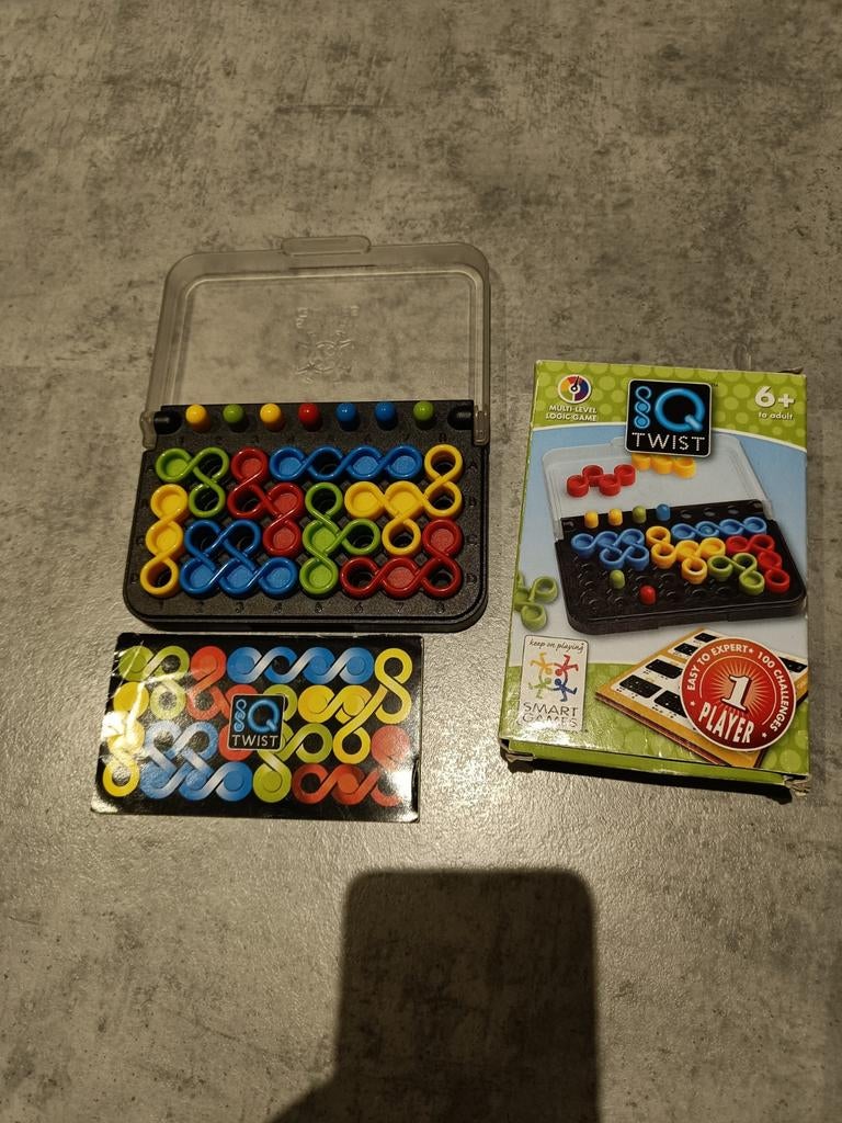 SmartGames IQ Twist Puzzelspel - Logica & Strategie, Ophalen of Verzenden, Zo goed als nieuw, Overige typen