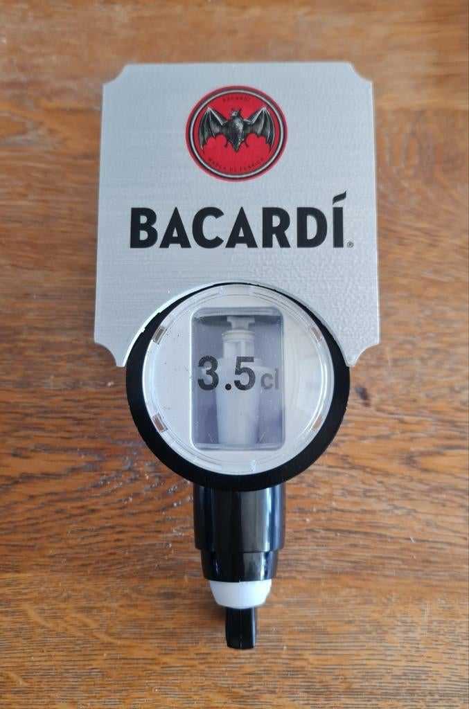 Wand Bacardi Flessenhouder voor 3-4,5ltr fles, Ophalen of Verzenden, Zo goed als nieuw, Gebruiksvoorwerp