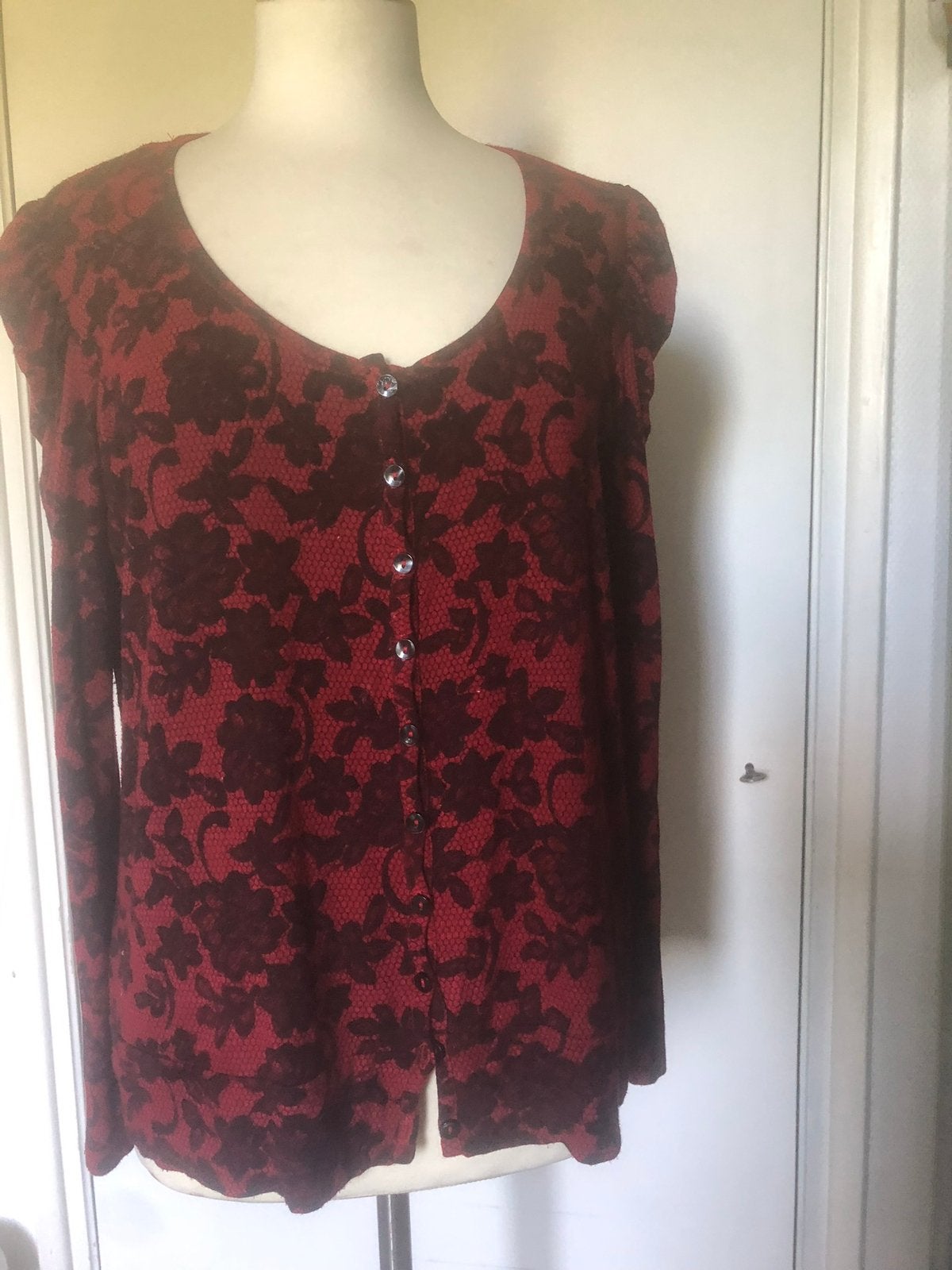 ZOI WOMAN rood vestje maat L kantmotief, Kleding | Dames, Maat 38/40 (M), Ophalen of Verzenden, Zo goed als nieuw, Lange mouw