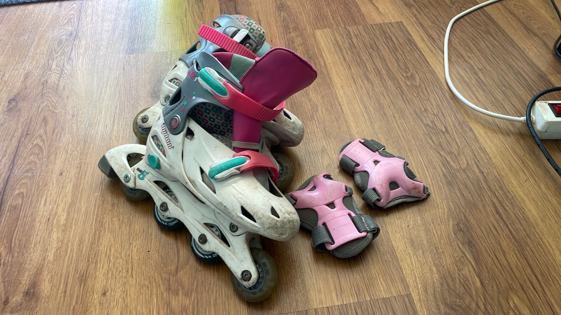 Skeelers/skates nijdam junior mt 34/37, Sport en Fitness, Skeelers, Ophalen, Verstelbaar, Zo goed als nieuw
