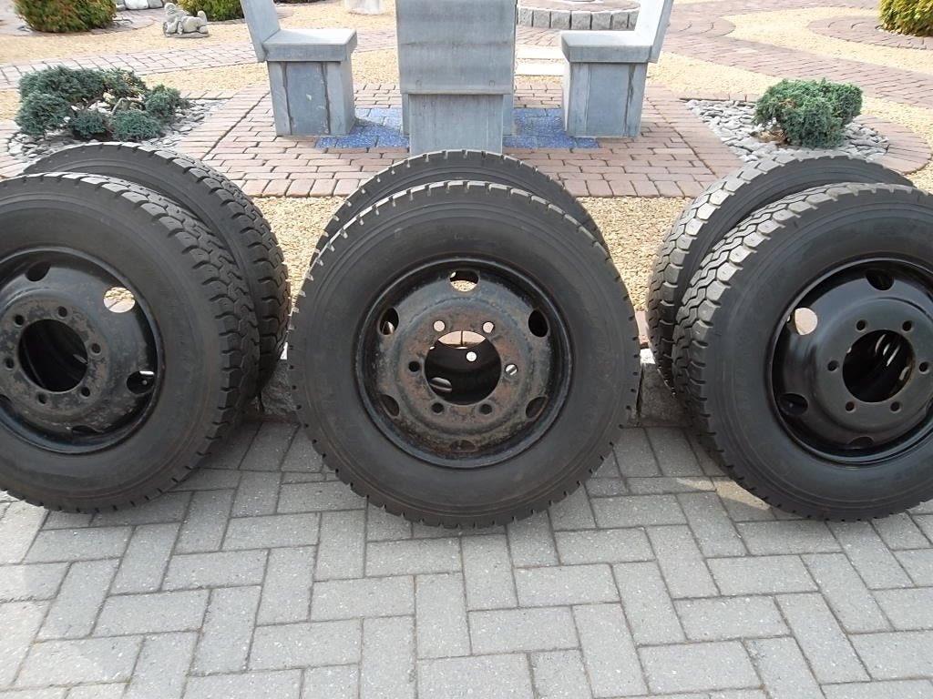vrachtwagen velgen/banden, Ophalen, 215 mm, Banden en Velgen, 17 inch