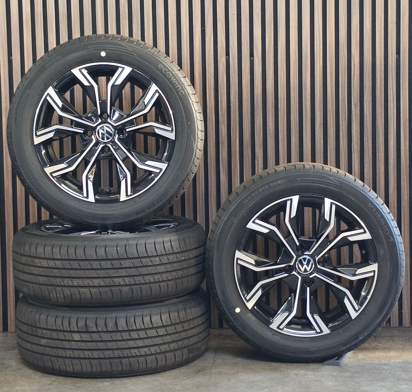 NIEUWE 15" Black Edition Velgen+Nieuwe Banden 4x100 Up Mii, Auto-onderdelen, Banden en Velgen, Ophalen, 15 inch, Rc, Banden en Velgen