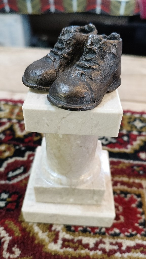 4Daagse schoentjes op marmer – set van 2, Gebruikt, Meerkleurig, Ophalen of Verzenden, Modern