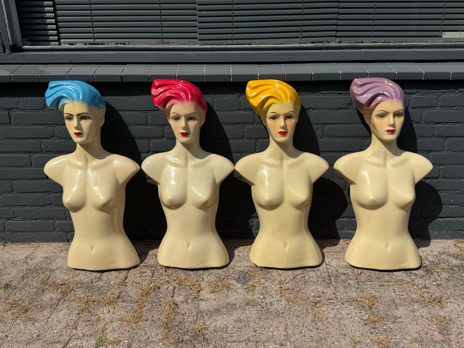 Set van 4 vintage etalagepoppen met gekleurd haar, Gebruikt, ., Ophalen of Verzenden, .