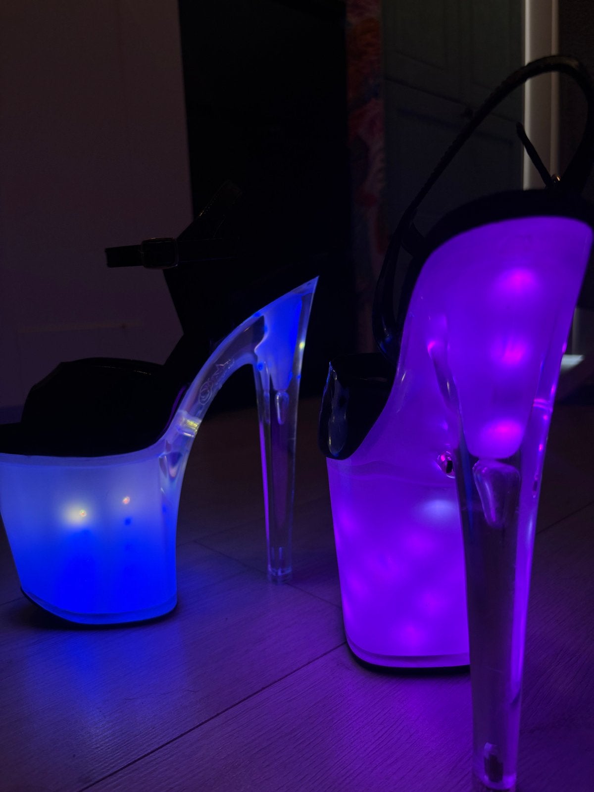 Zwarte plateauhakken met LED-verlichting, Zwart, Nieuw, Ophalen of Verzenden, Schoenen met hoge hakken