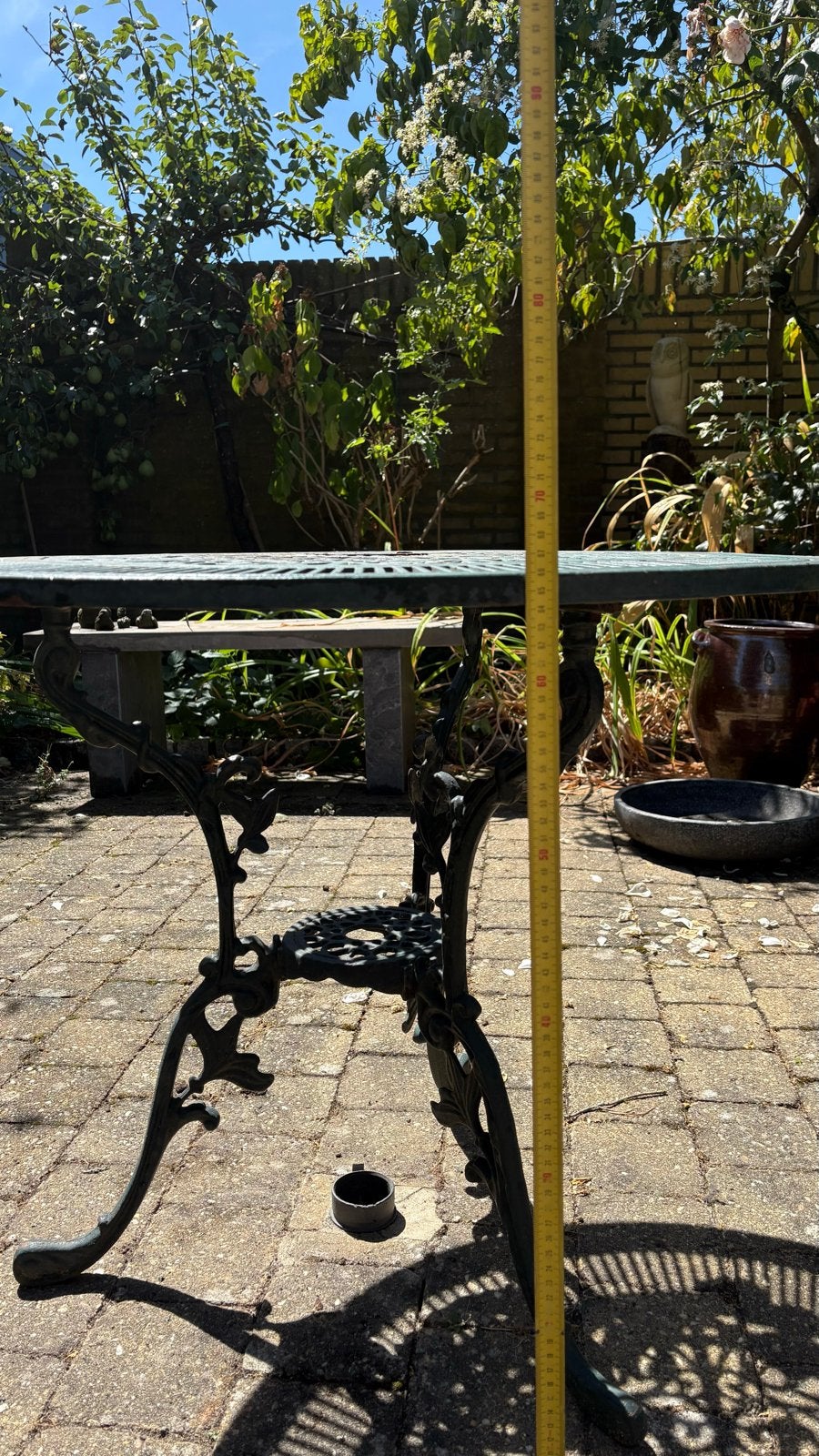 Twee ronde gietijzeren tuintafels, Tuin en Terras, Ophalen, Gebruikt, Rond, Metaal