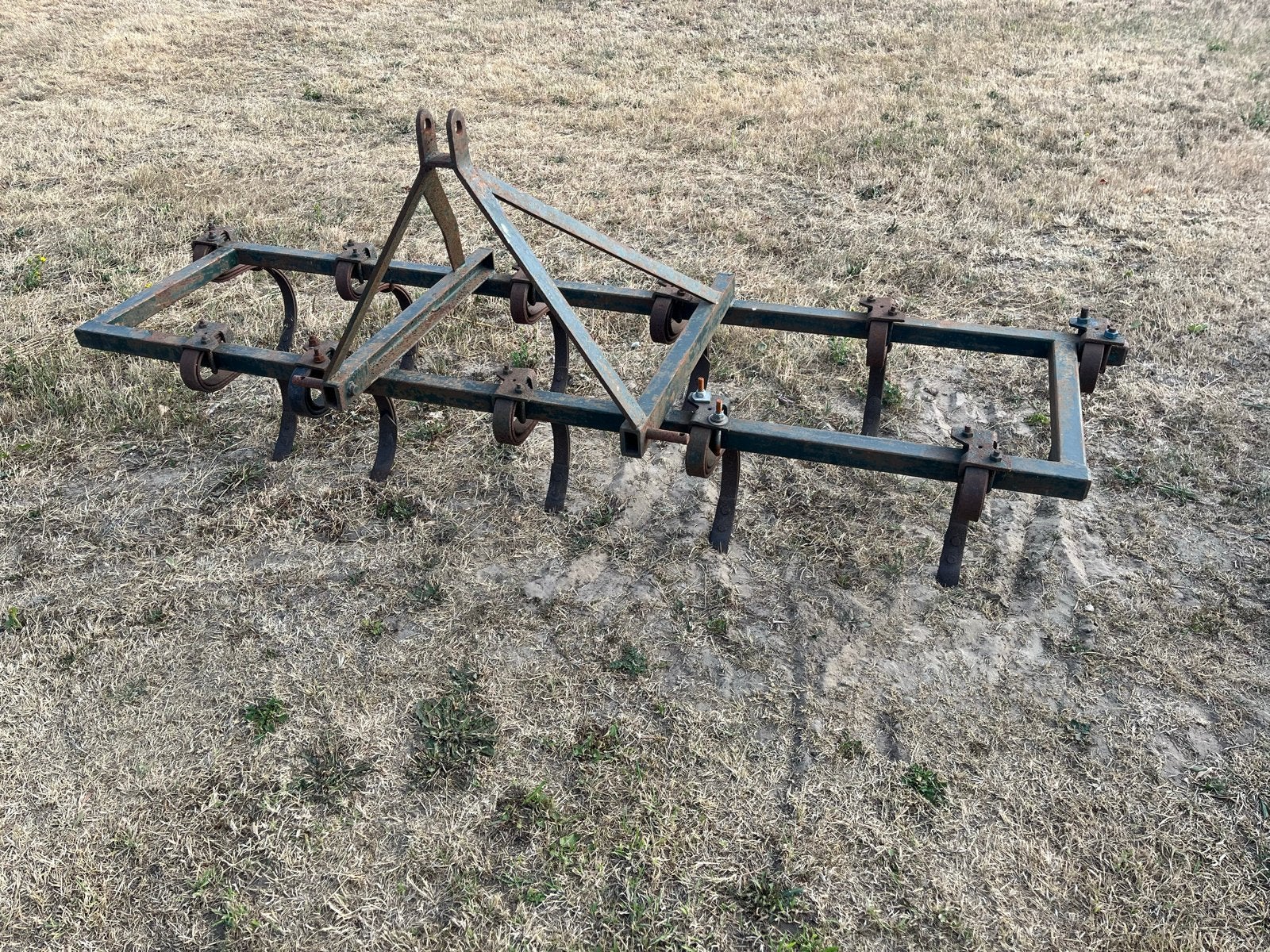 Triltand cultivator voor paardenbak grondbewerking, Ophalen of Verzenden