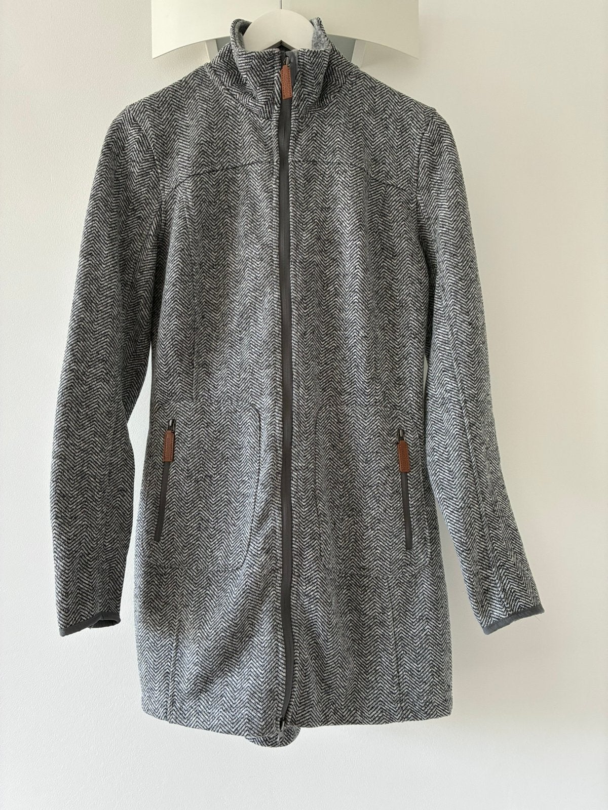 Nieuw! Moberg fleece vest jas met vintage patroon M, Ophalen of Verzenden, Nieuw, Maat 38/40 (M), Grijs