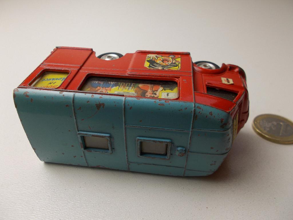 1962 Corgi Toys 426 CHIPPERFIELDS CIRCUS "BOOKING OFFICE"., Ophalen of Verzenden, Gebruikt, Bus of Vrachtwagen, Corgi