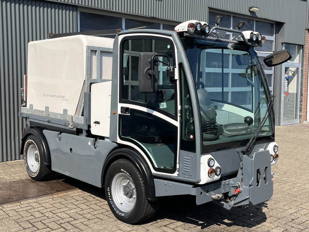 Boschung P4T Werktuigdrager 4x4 Stratenreinigingmachine Hoge, Zakelijke goederen, Dani Autobedrijven B.V., Verkoop@daniautomobielen.nl
