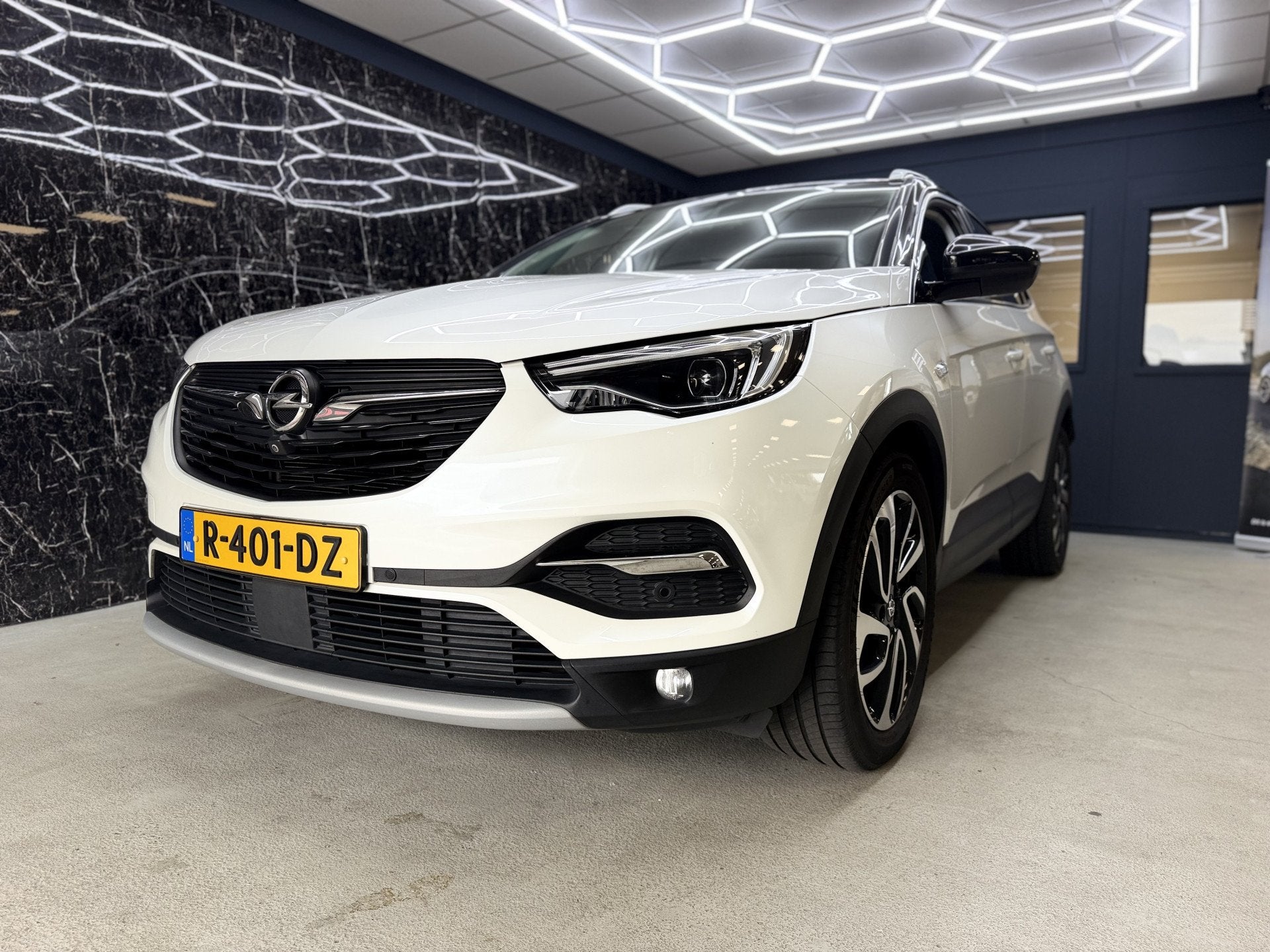 Opel Grandland X 1.6 Turbo Ultimate leer/stoelverwarming,koe, Auto's, Opel, 1380 kg, Gebruikt, 4 cilinders, Wit