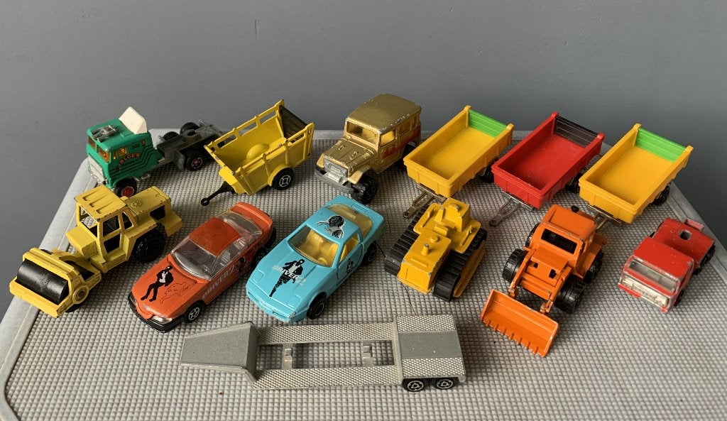 MAJORETTE 12 auto's 1:100 | 1:87 | 1:60 | 1:57 | 1:53 |1:50, Ophalen of Verzenden, Gebruikt, Auto