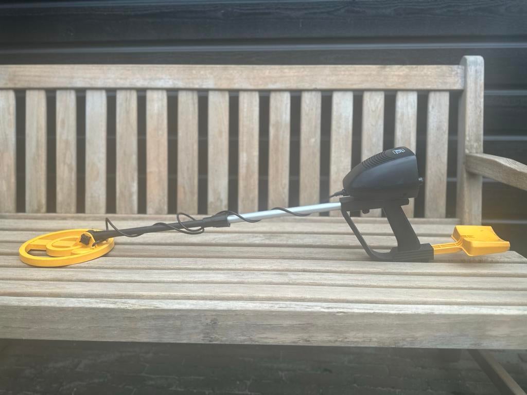 Metaaldetector met lichte gebruikerssporen, Hobby en Vrije tijd, Ophalen, Gebruikt, 30 cm of minder, Overige merken