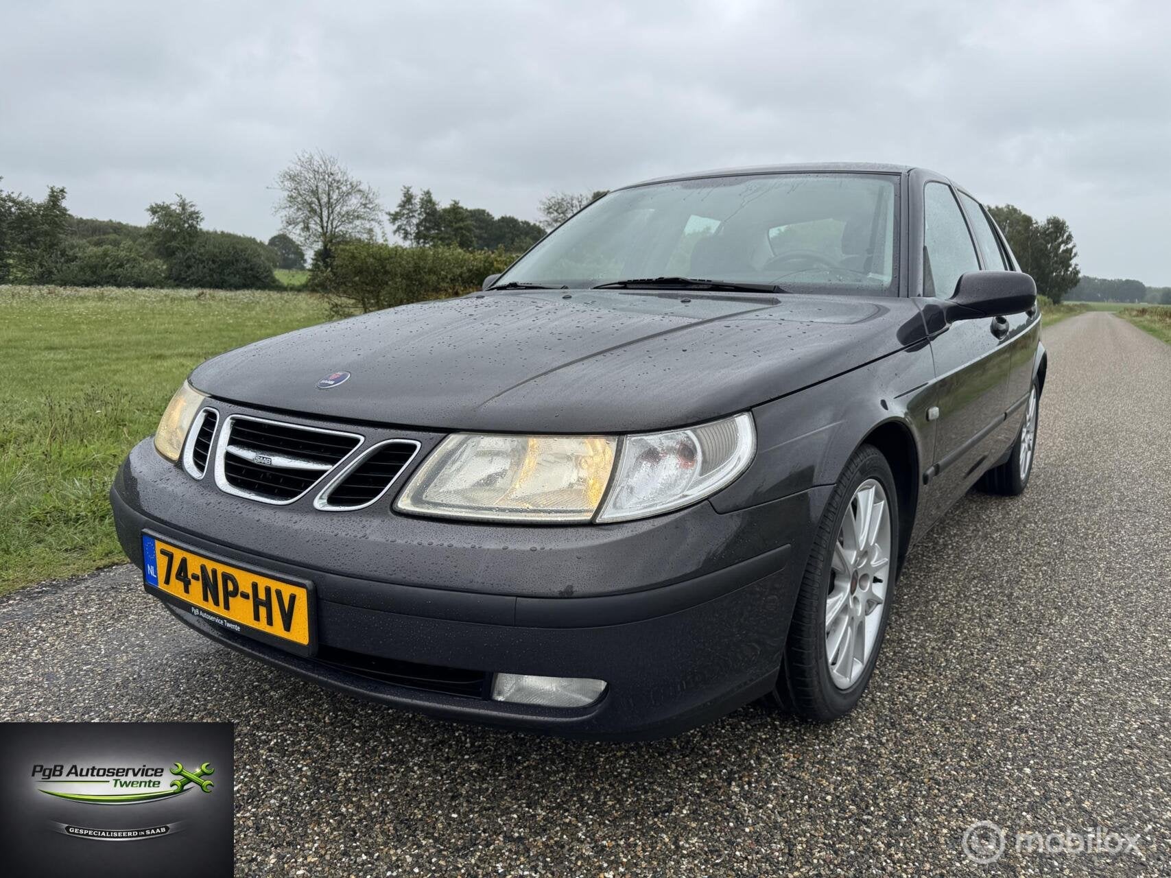 Saab 9-5 2.0t 150pk espresso black 2004 keurig onderhouden, Auto's, Voorwielaandrijving, Stof, 4 cilinders, 150 pk