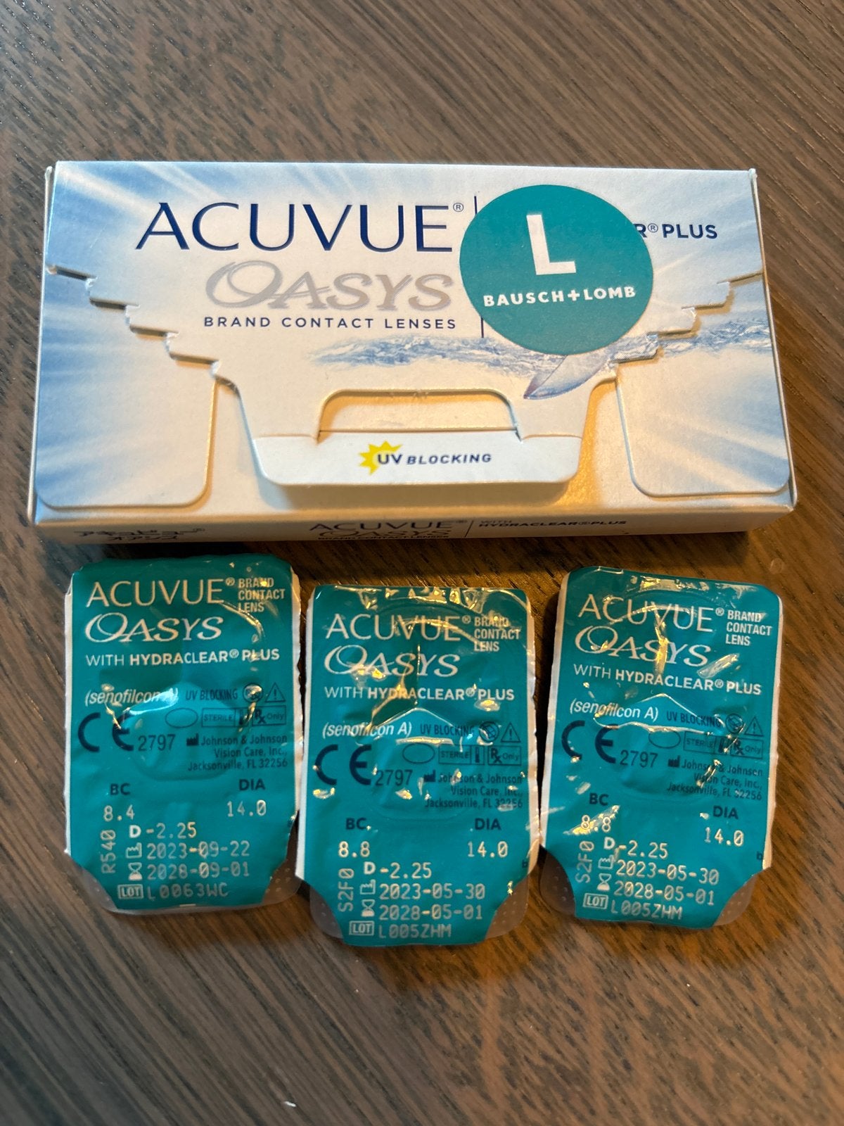 Acuvue Oasys -2,25 14 dagen contactlenzen Hydraclear Plus, Sieraden, Tassen en Uiterlijk, Ophalen of Verzenden, Nieuw, Overige kleuren