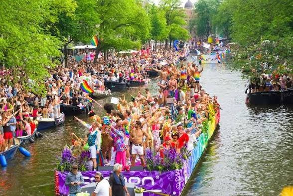️‍ Amsterdam Pride Boot / Sloep Huren | Canal Parade |Zone C, Drie personen of meer