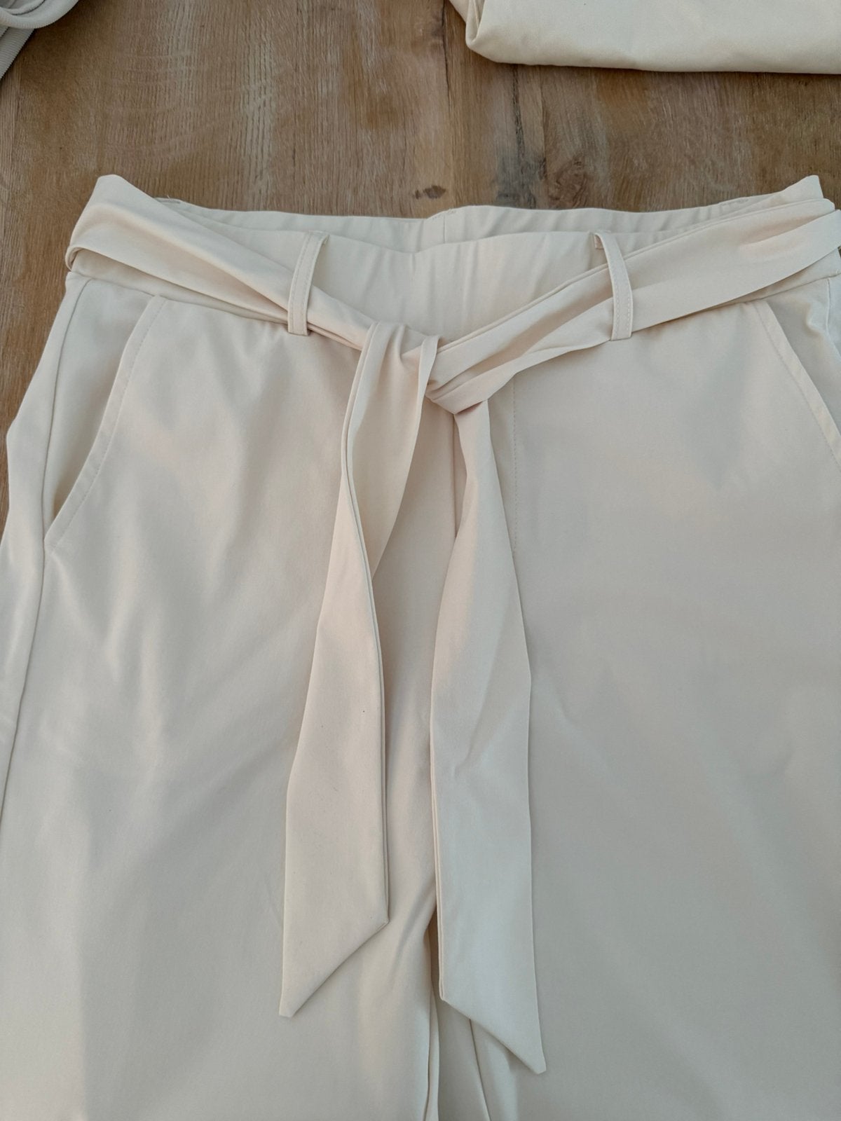 Zoso travel broek Belle, Kleding | Dames, Broeken en Pantalons, Maat 38/40 (M), Beige, Nieuw, Ophalen of Verzenden