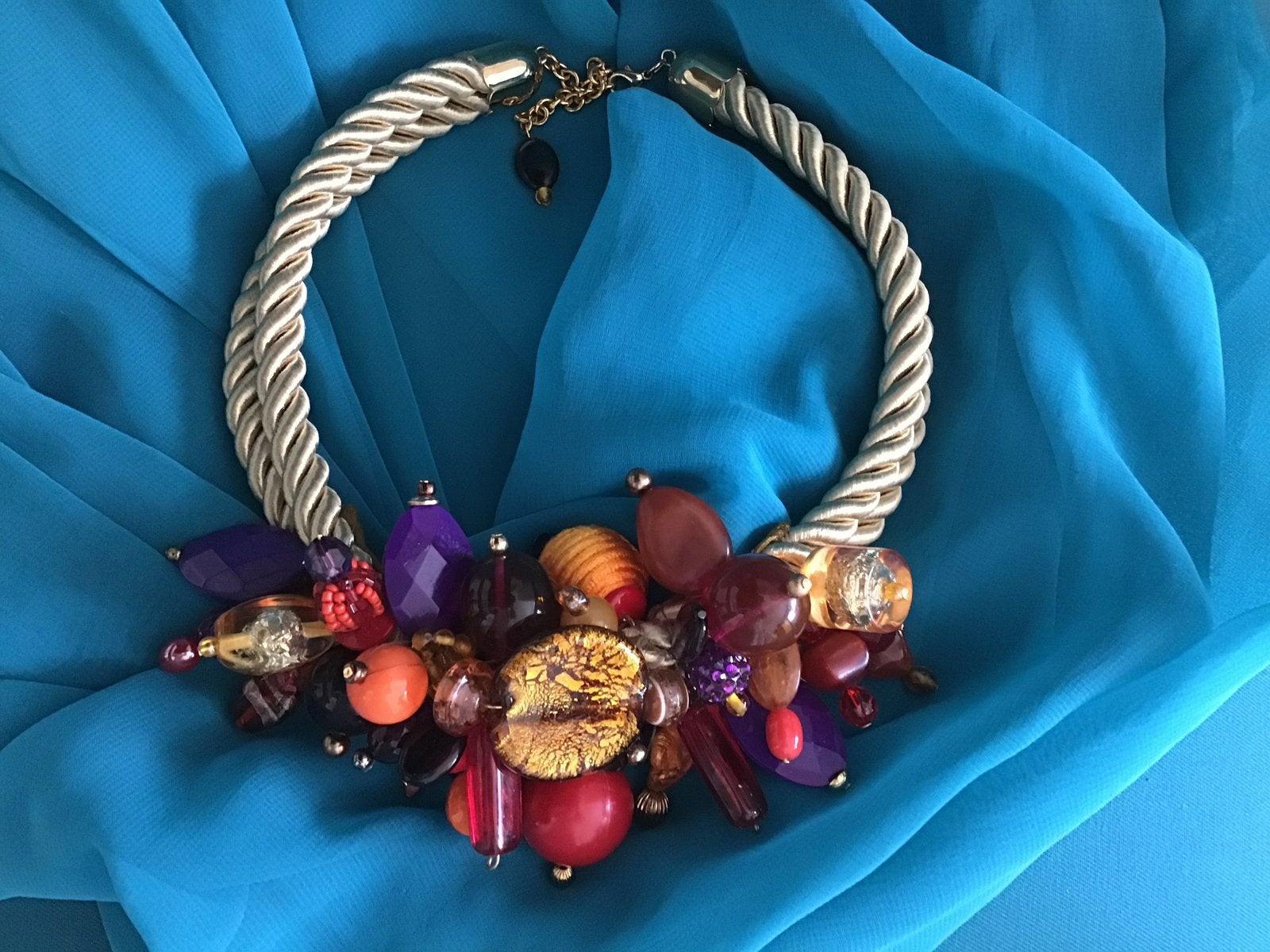 Unieke Atelier Ketting met Kleurrijke Kralen, Nieuw, Ophalen of Verzenden, Goud, Overige materialen