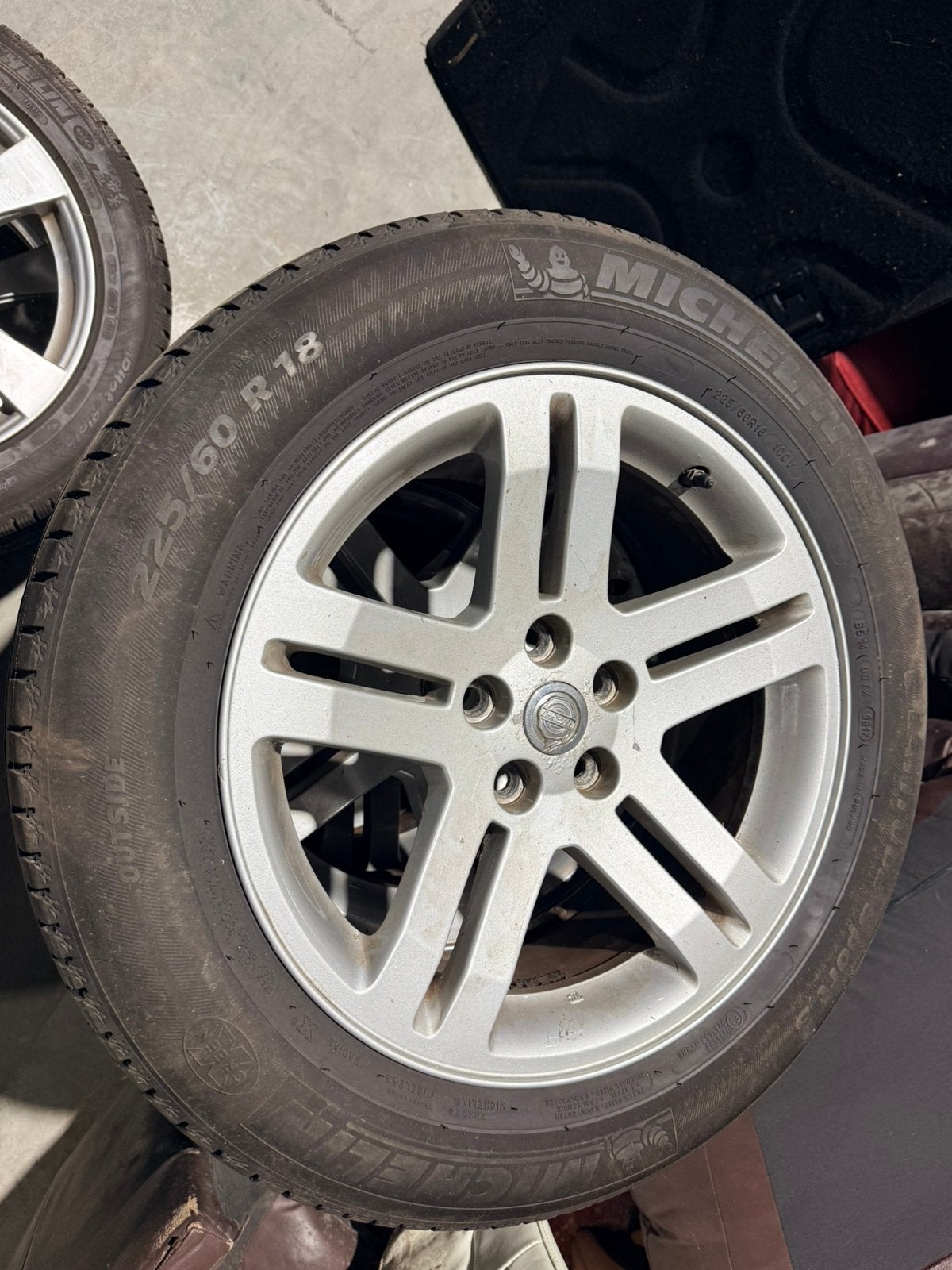 Chrysler Charger Challenger 300C Magnum 18” velgen 5x114.3, Auto's, Automaat, Zwart, Zwart, 253 pk