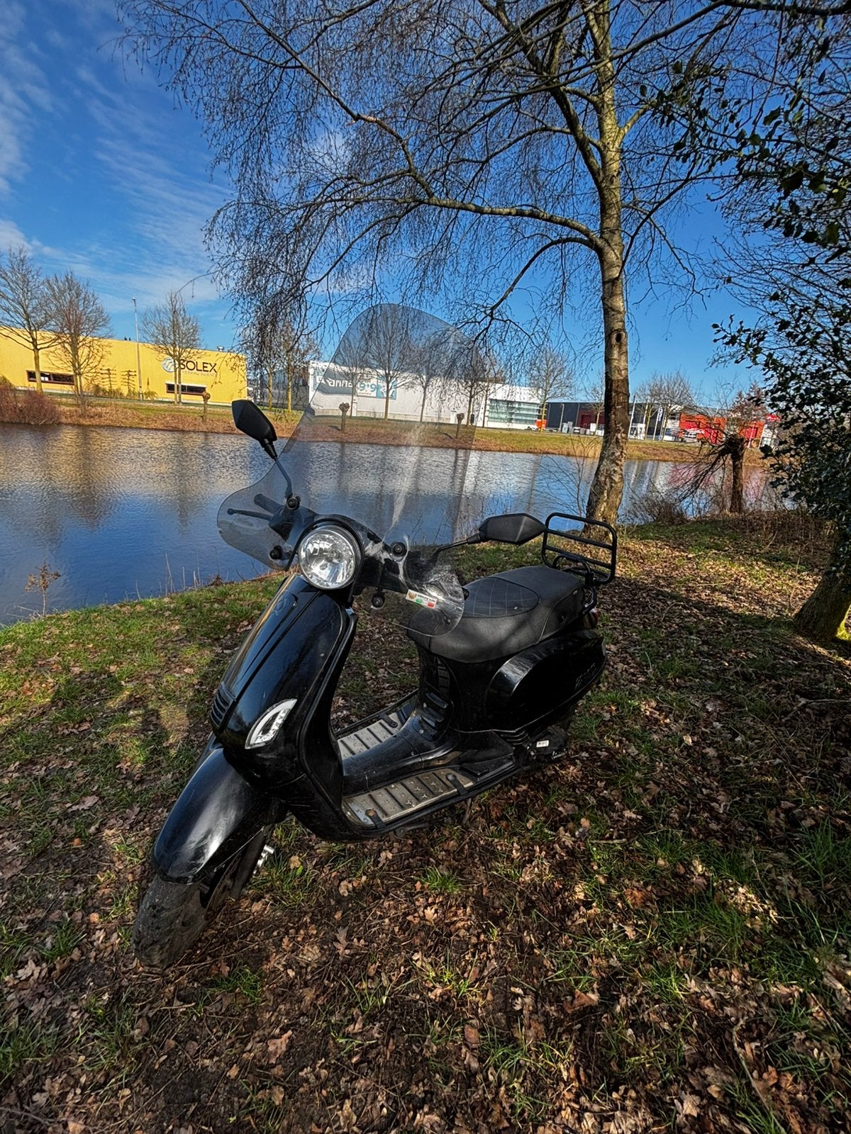 Zwarte scooter met blauw kenteken, Fietsen en Brommers, Gebruikt, Overige modellen, Ophalen of Verzenden, Benzine