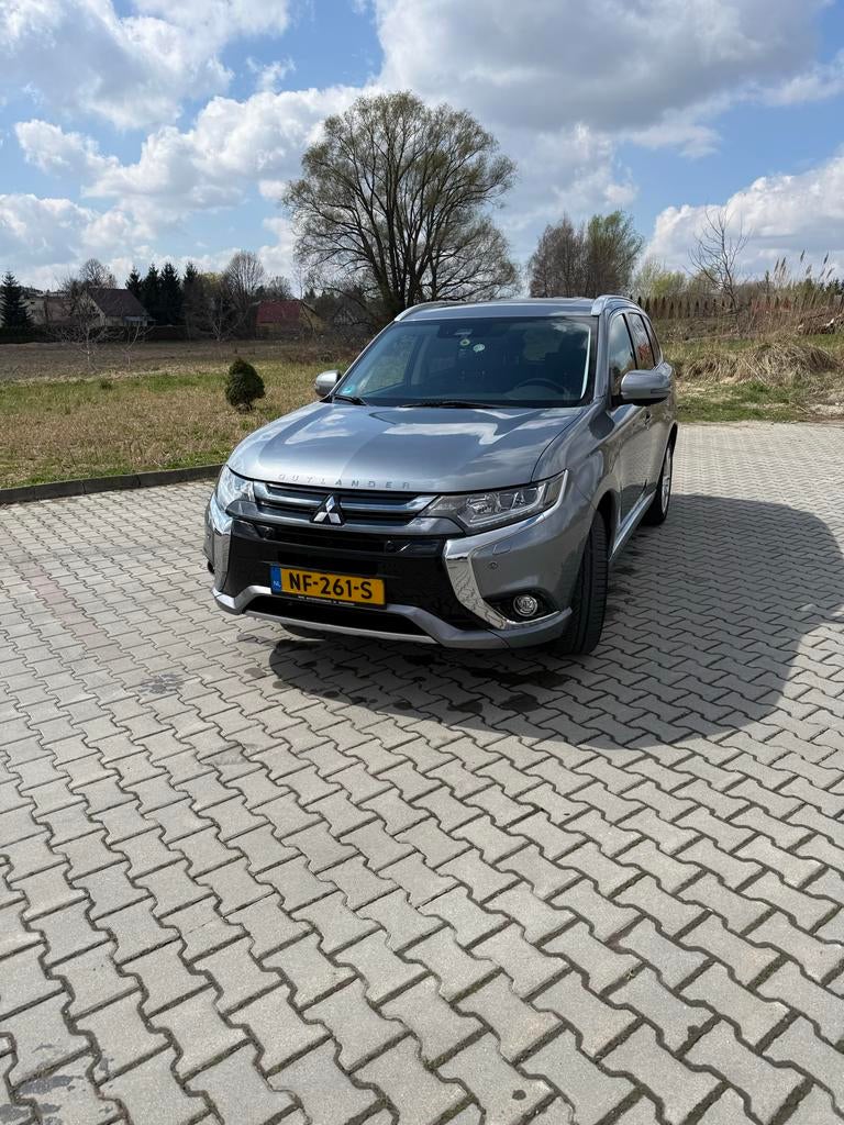 Mitsubishi Outlander 2.0 Dohc Mivec Phev 203pk 4WD CVT 5P, 1998 cc, Outlander, 4 cilinders, USB