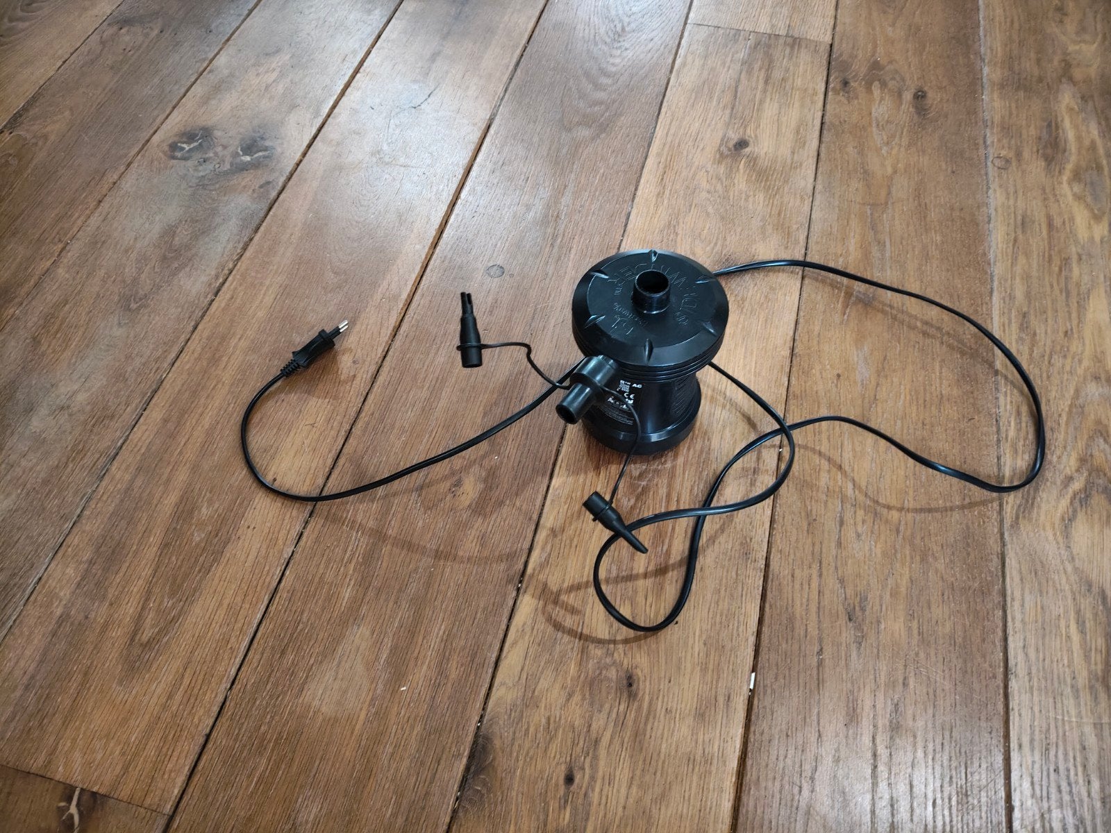 Elektrische luchtpomp, Caravans en Kamperen, Luchtpompen, Ophalen, Zo goed als nieuw, Elektrisch