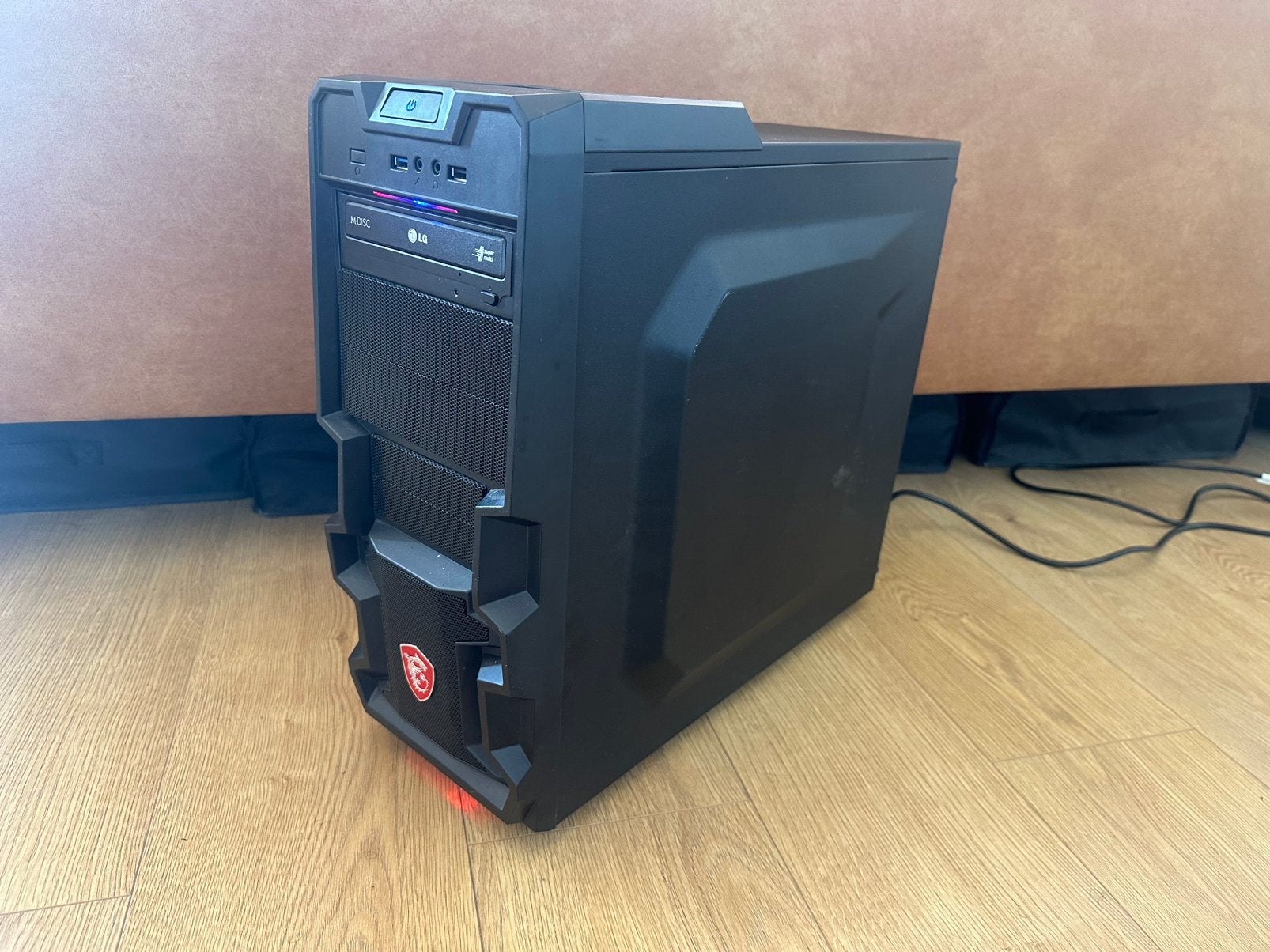 Gaming PC (AMD Radeon 200 series & i5-9400F), Ophalen of Verzenden, Zo goed als nieuw, Gaming