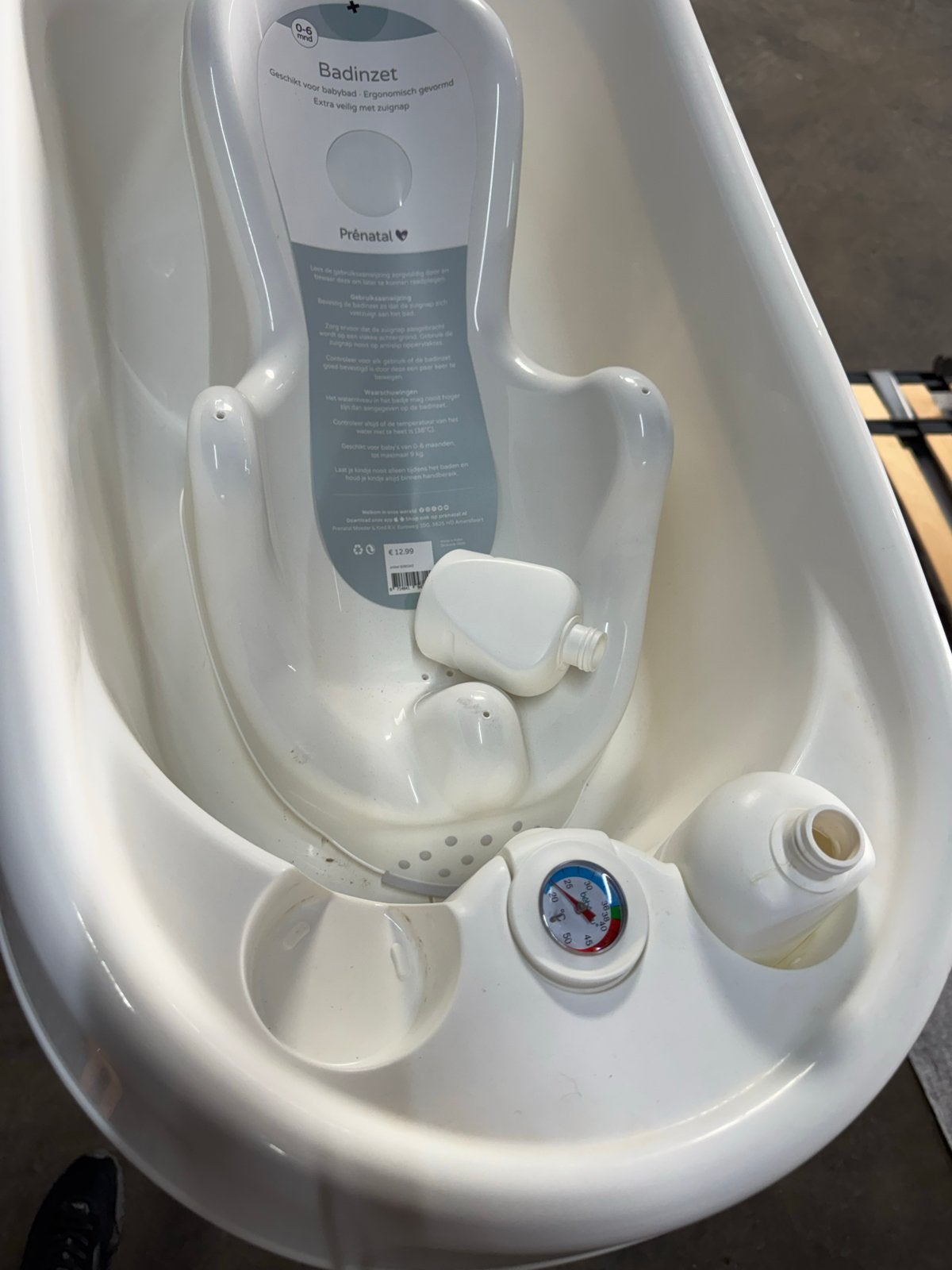 Bébé-jou babybadje met badzitje en standaard, Kinderen en Baby's, Badjes en Verzorging, Ophalen, Zo goed als nieuw, Badje, Bébé-jou