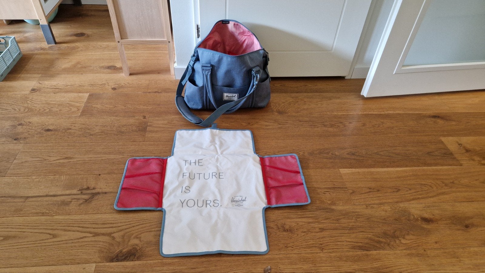 Herschel luiertas met opvouwbaar verkleedkussen, Overige merken, Meerdere opbergvakken, Blauw, Zo goed als nieuw