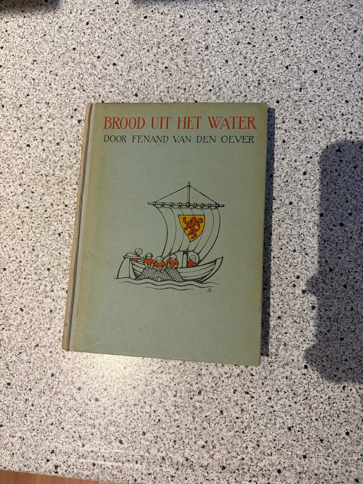 Brood uit het water - Fenand van den Oever, Boeken, Ophalen of Verzenden, Gelezen