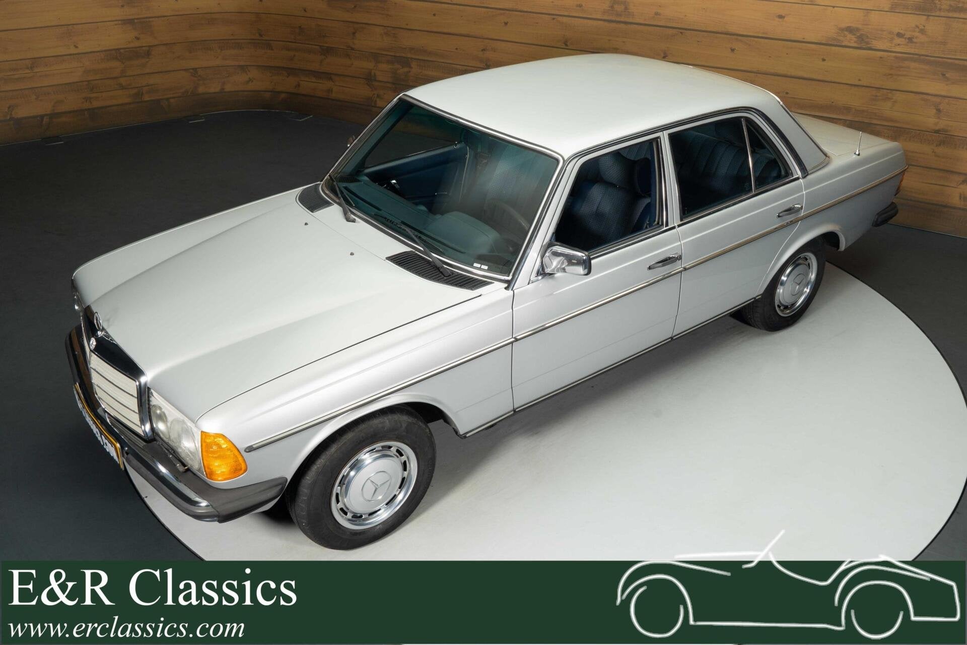 Mercedes 250 Sedan | 1978, Auto's, Oldtimers, Achterwielaandrijving, 129 pk, 4 stoelen, Bedrijf