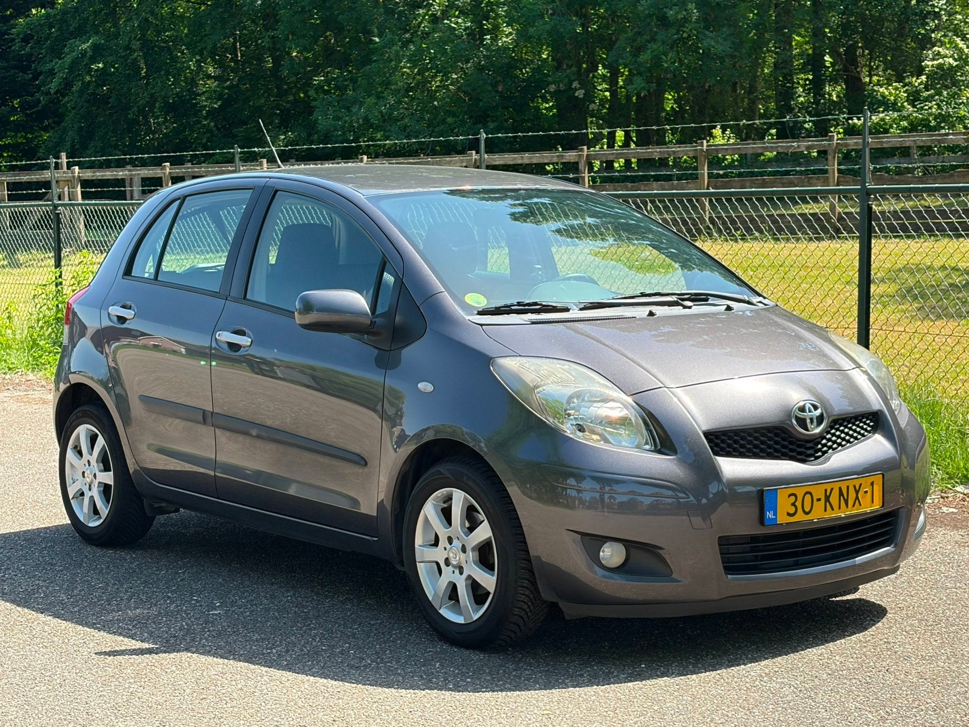 Toyota Yaris 1.3 VVTi Aspiration /Airco/6-bak/, Voorwielaandrijving, 1025 kg, 101 pk, Gebruikt