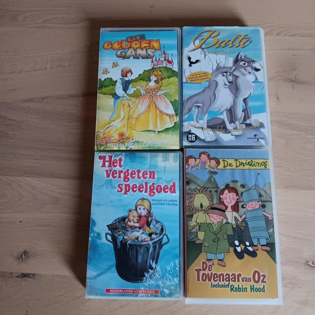 Tekenfilms, 4 stuks VHS, uit de oude doos., Cd's en Dvd's, Gebruikt, Tekenfilm, Alle leeftijden, Ophalen of Verzenden