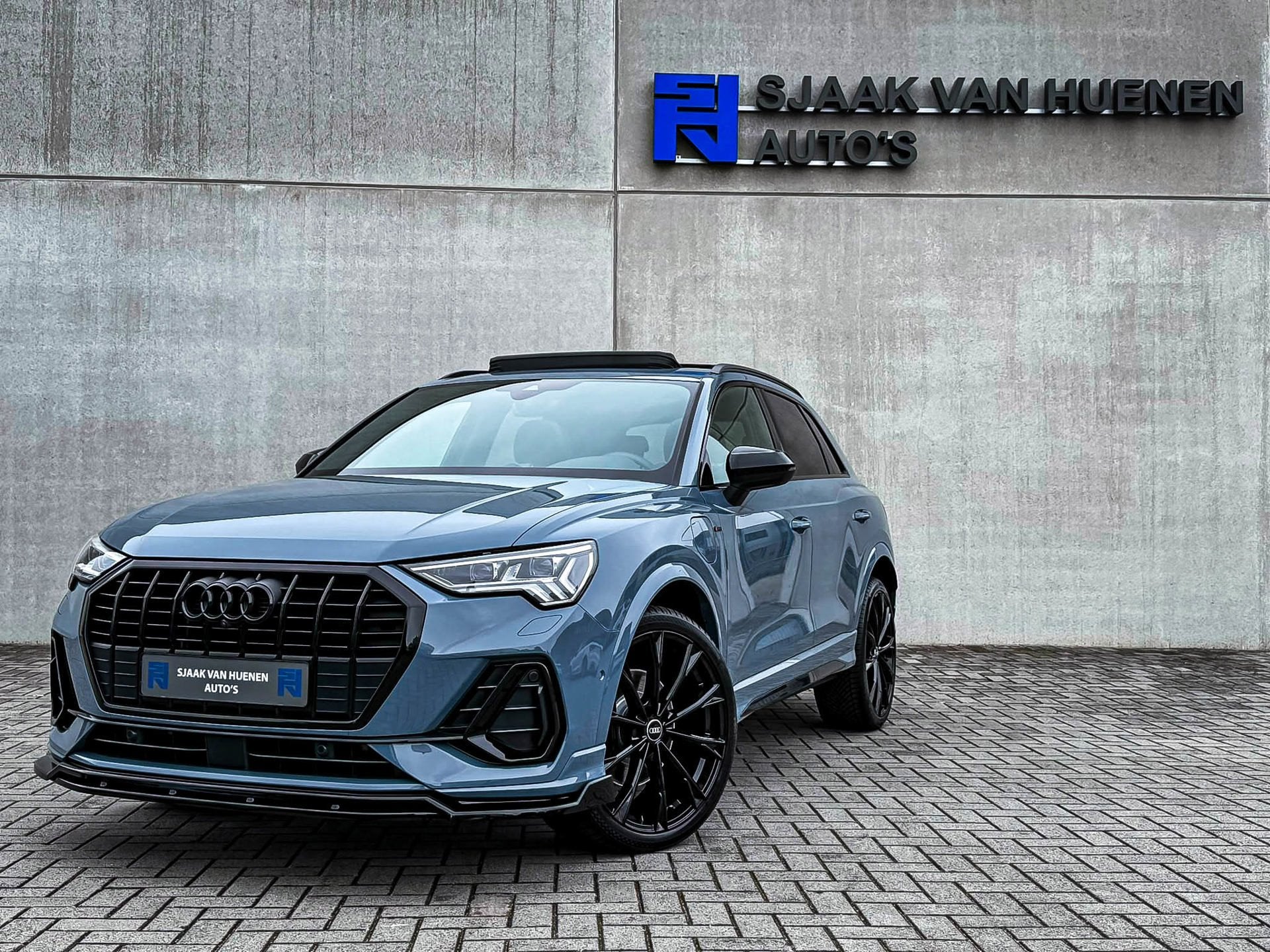 Audi Q3 45TFSI e 245pk S-Tronic Competition S Edition S-Line, Auto's, Audi, Gebruikt, Zwart, SUV of Terreinwagen, Zilver of Grijs