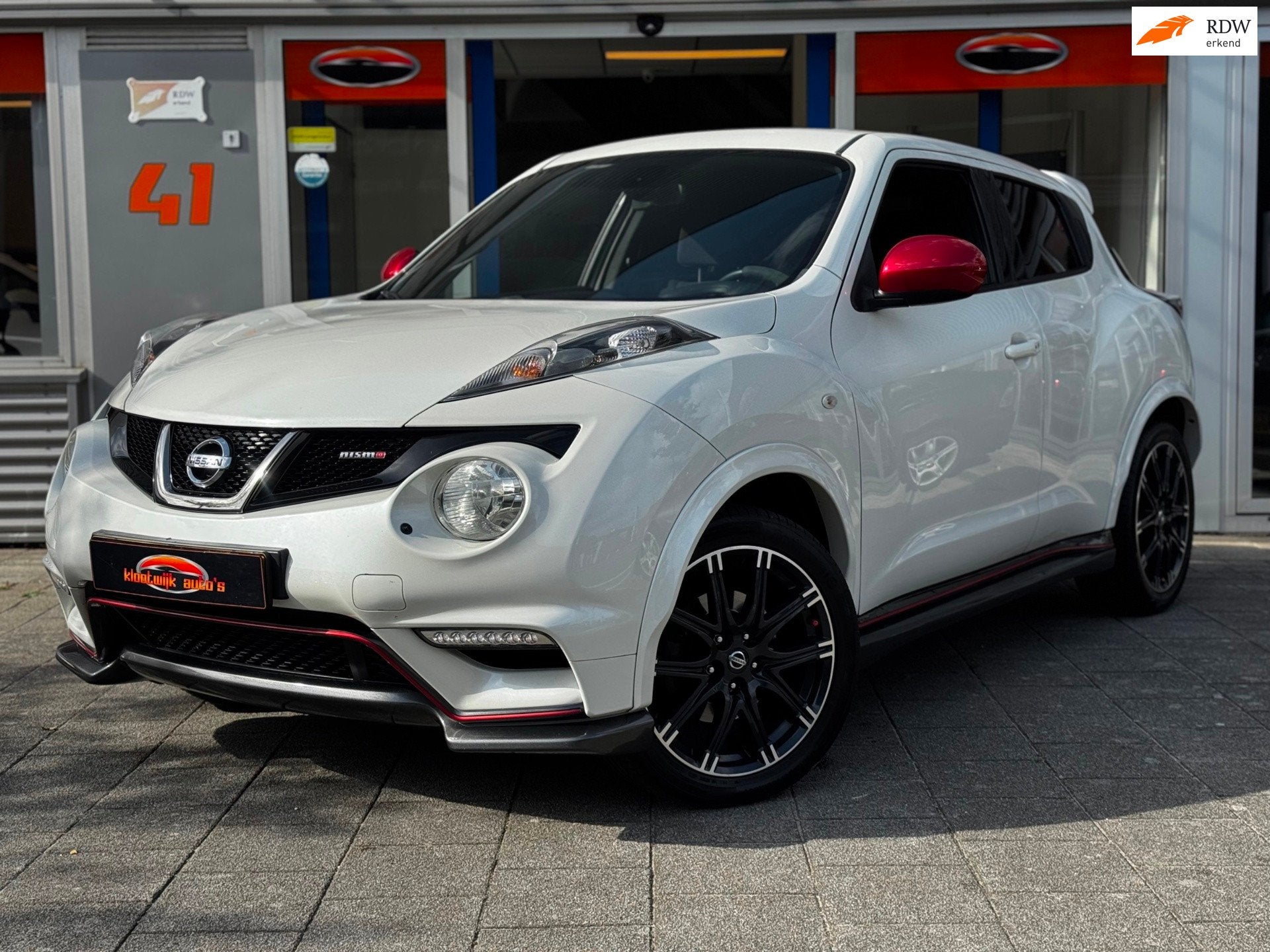 Nissan Juke 1.6 Turbo NISMO 200PK Navi Camera Alcantara Deal, Auto's, Voorwielaandrijving, 1618 cc, Gebruikt, 4 cilinders