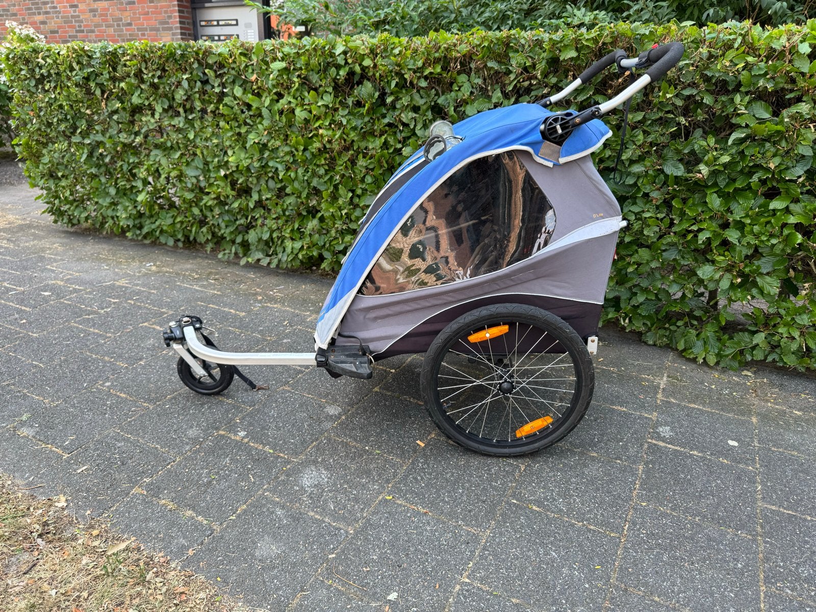 Burley D’Lite Fietskar voor 2 kinderen met zonnekap, Fietsen en Brommers, Fietsaccessoires | Aanhangers en Karren, Ophalen, Gebruikt