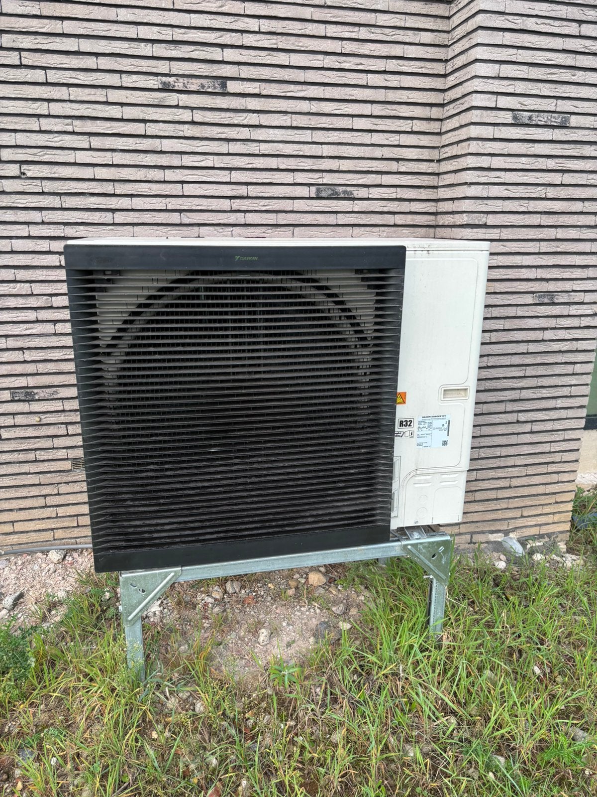 Daikin Altherma ERLA16DAW17 incl Binnenunit + montageframe, Ophalen, Overige typen, Zo goed als nieuw, 60 tot 150 cm