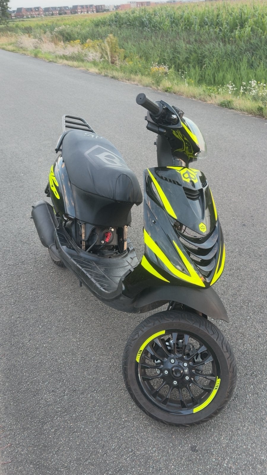 Zip 125 snor, Fietsen en Brommers, Scooters | Piaggio, Ophalen of Verzenden, Zo goed als nieuw, Tweetakt, Zip