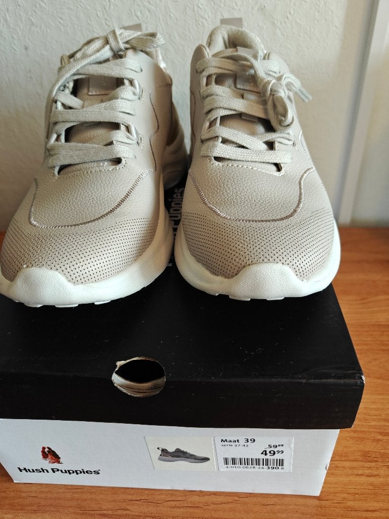 Hush Puppies sneakers NIEUW  beige/bruin Topper!!!, Beige, Nieuw, Ophalen of Verzenden, Sneakers of Gympen